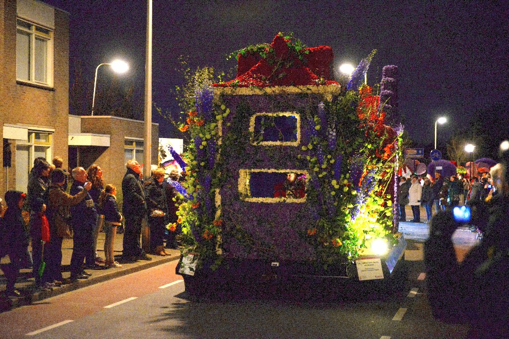 ../Images/Bloemencorso Noordwijkerhout 307.jpg